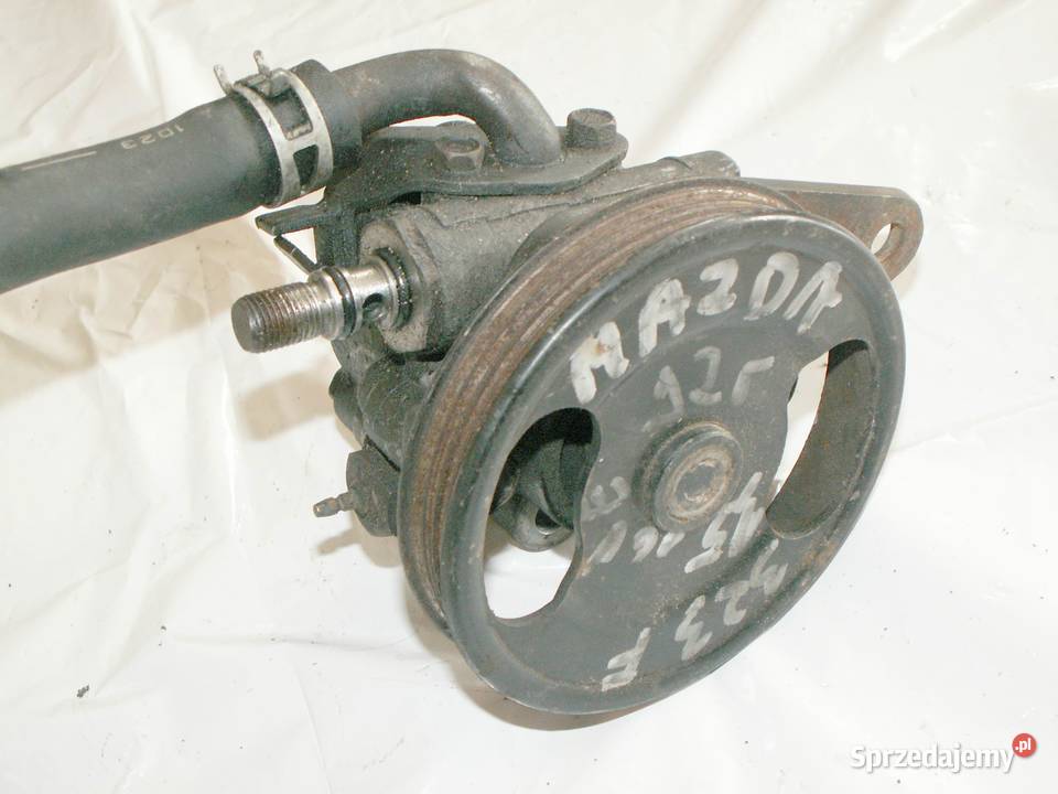 mazda 323F pompa wspomagania 15E16V92R