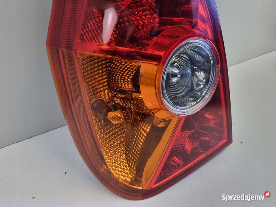 Hyundai Terracan I 0104r TYLNA LAMPA LEWA lewy osobowe Rudka