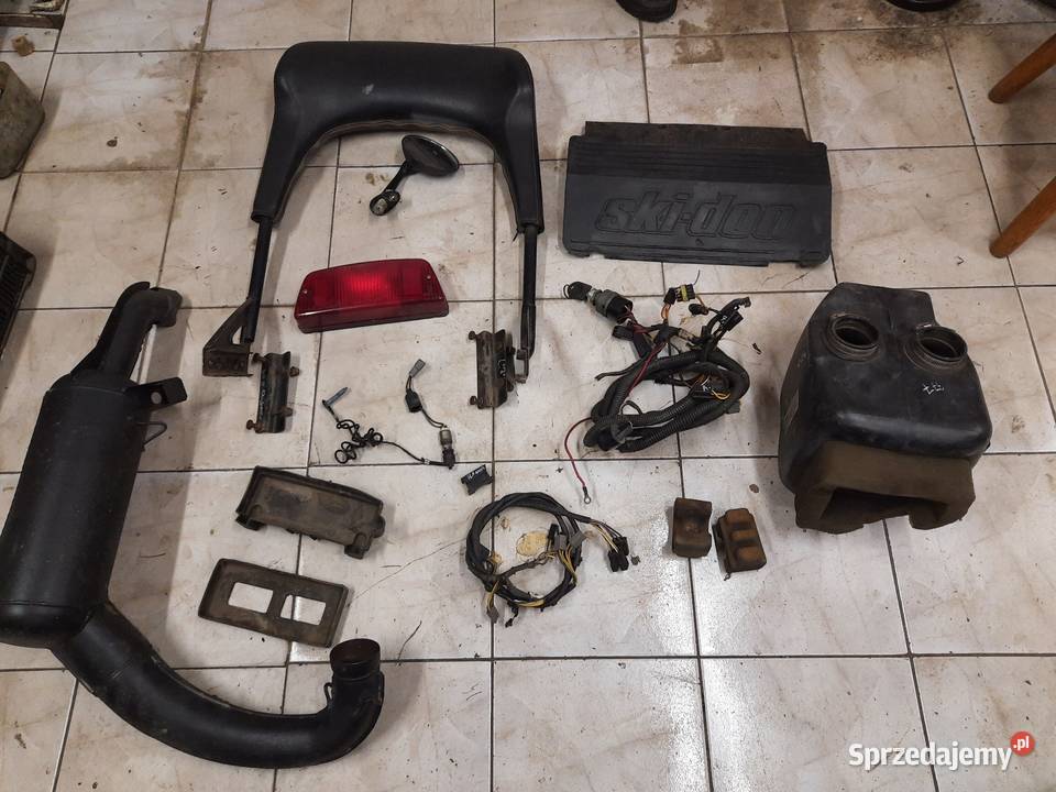 Skuter śnieżny Ski doo rotax 380 części oparcie Jelenia Góra