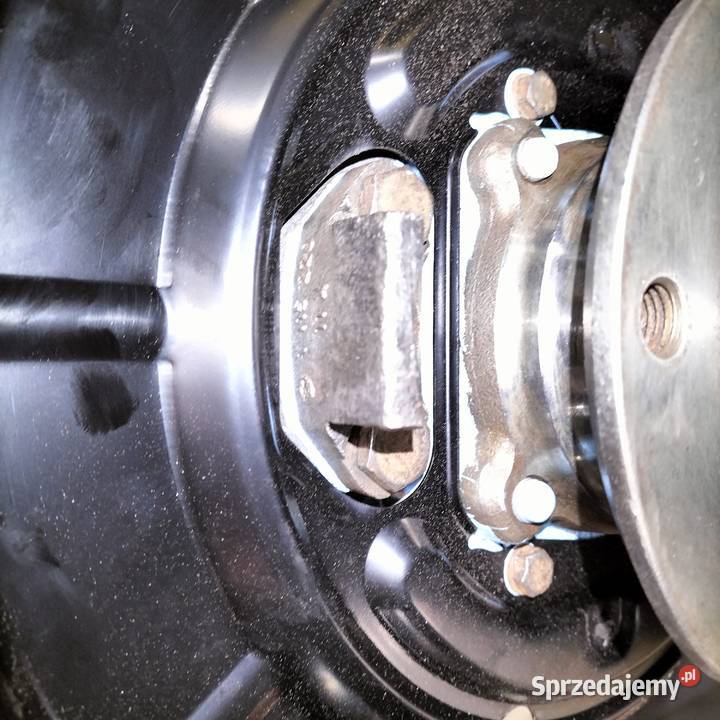 Zwrotnica prawa tylna BMW E39 nowa Wszystkie Poręba