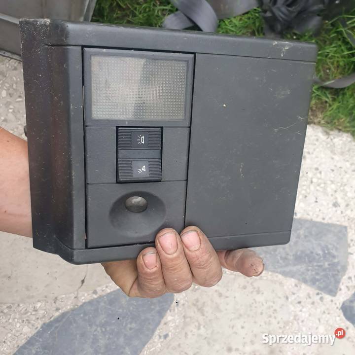 Lampka wewnętrzna sufitowa Renault 19 osobowe Kraków sprzedam