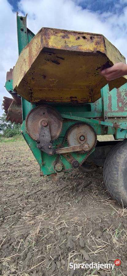 Rozrzutnik agromet Rozrzutniki obornika Czeluścin