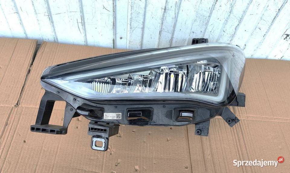 CUPRA BORN 10F FULL LED LAMPA LEWA PRZÓD