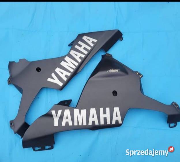 Yamaha R1 RN09 0203 owiewka owiewki bok plastik Nowy Tomyśl