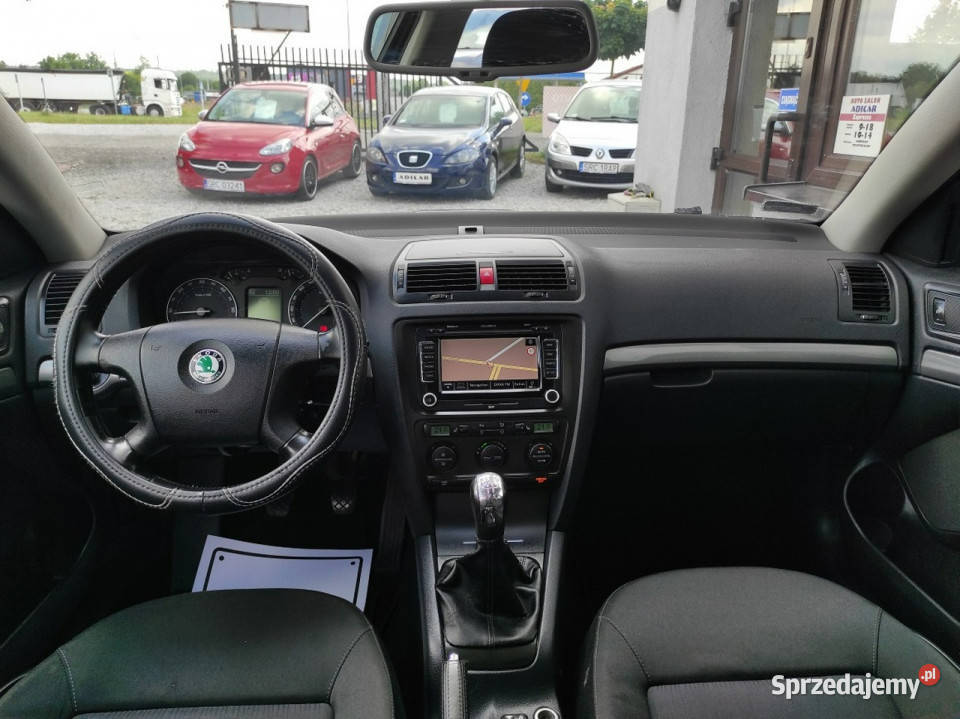 koda Octavia klimatronik kolorowa nawigacja wspomaganie kierownicy Racibórz