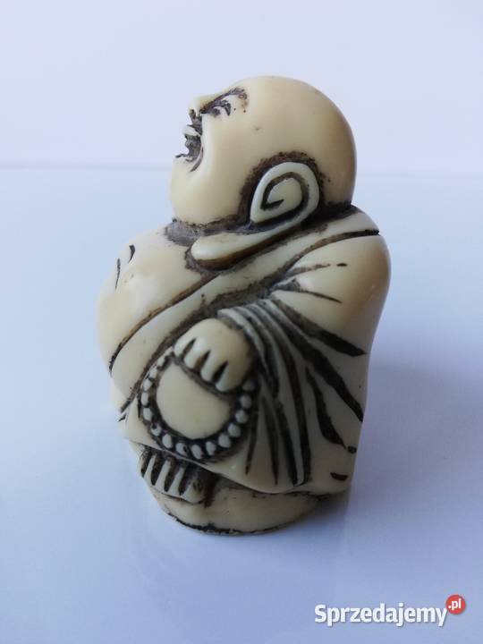 Śmiejący się szczęśliwy siedzący Budda figurka z Lublin