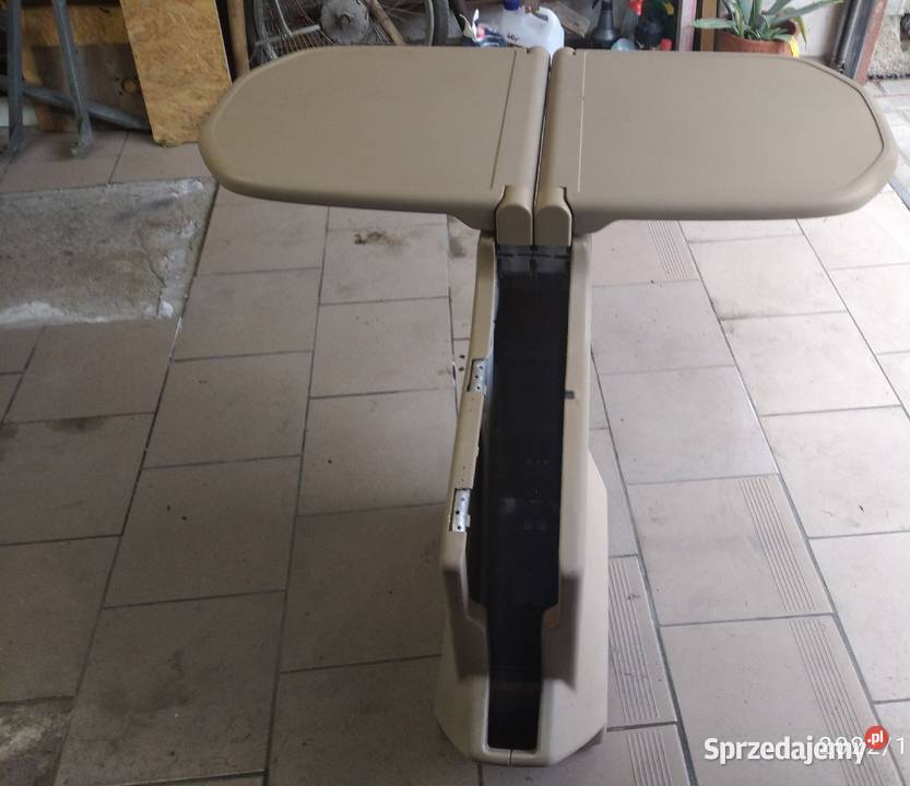 Stolik Mercedes Vito I Kłodzko