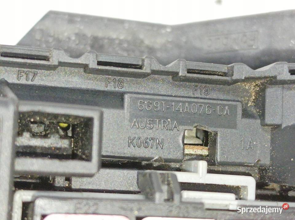 SKRZYNKA BEZPIECZNIKÓW 669T14A076CA Ford S I