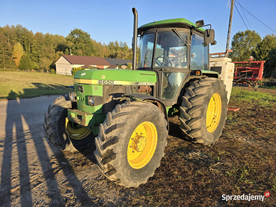 BEZ MINIMALNEJ Ciągnik JOHN DEERE 2650 4x4 78 John Deere Serwatki