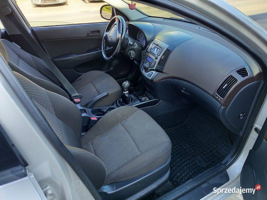 Hyundai i30 16 crdi 116 2010 opłaty na Tarnobrzeg