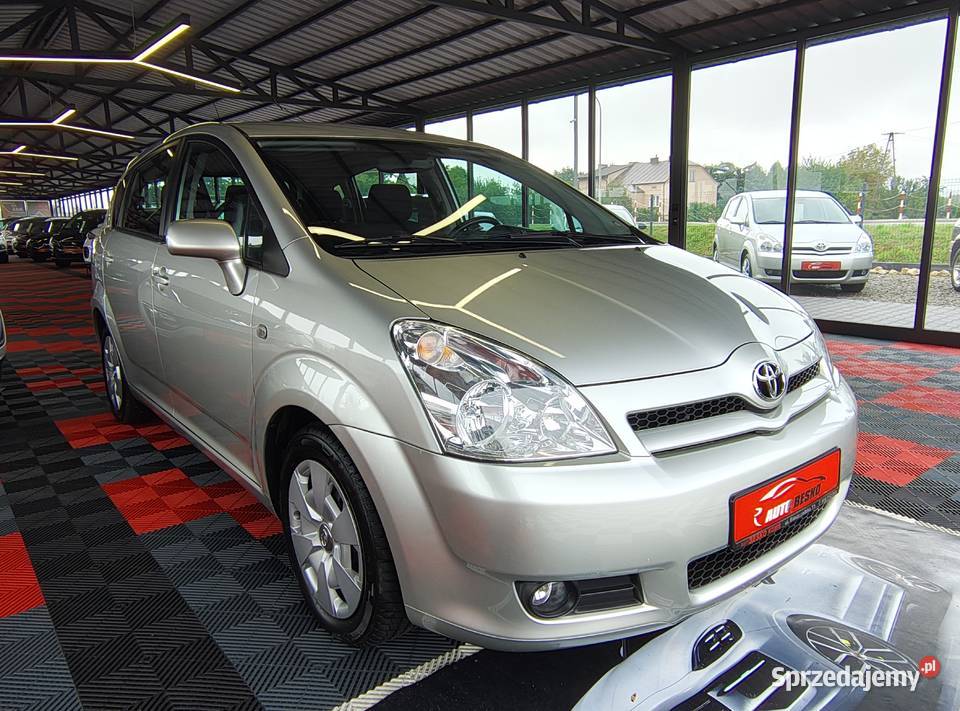 TOYOTA VERSO 7 osobowa 18 Benzyna 2006 Zadbana Corolla Verso Zarszyn