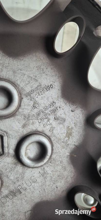 kołpaki 14 renault clio 23ladny stanrenault Opony i felgi Bełchatów sprzedam