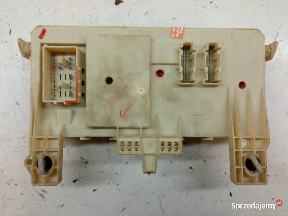 SKRZYNKA BEZPIECZNIKÓW BS4J66730D16 B BK Mazda 3 Skrzynki bezpieczników sprzedam