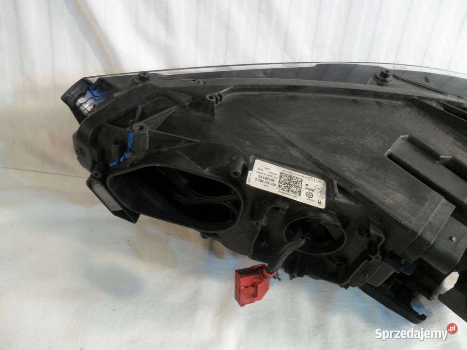 Lampa Przednia Prawa VW Passat B8