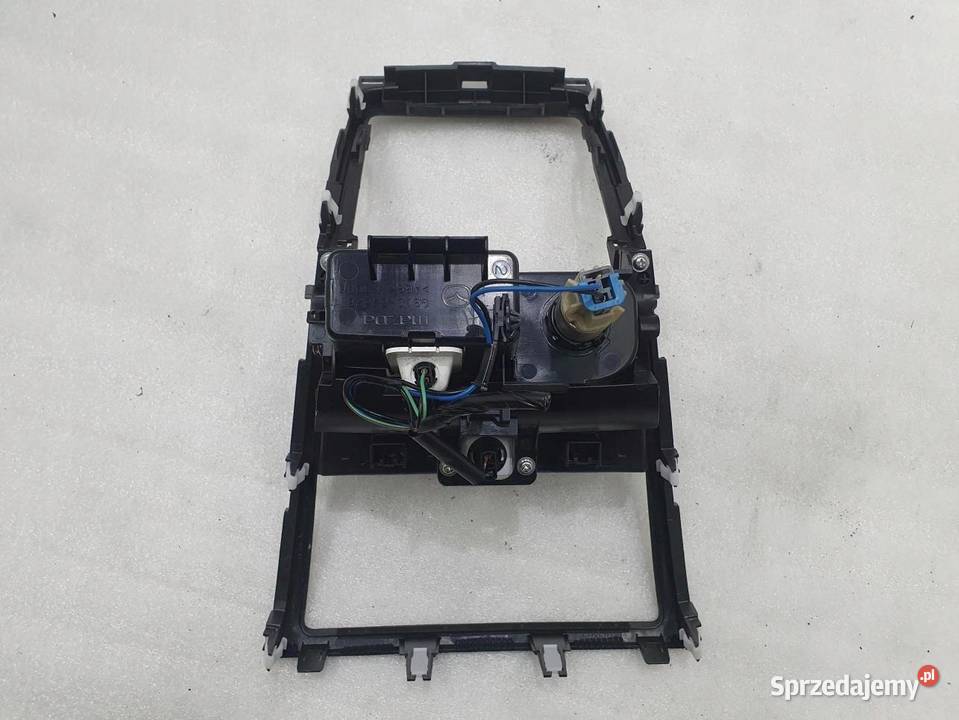 PANEL ŚRODKOWY RAMKA POPIELNICZKA MAZDA 6