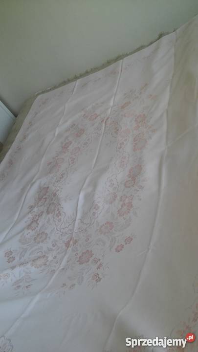 Duży obrus 200x160 nowy delikatny róż atłas