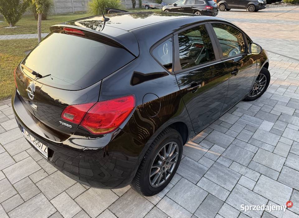 Opel Astra J 14 TURBO Rok produkcji 2011 Bliżyn