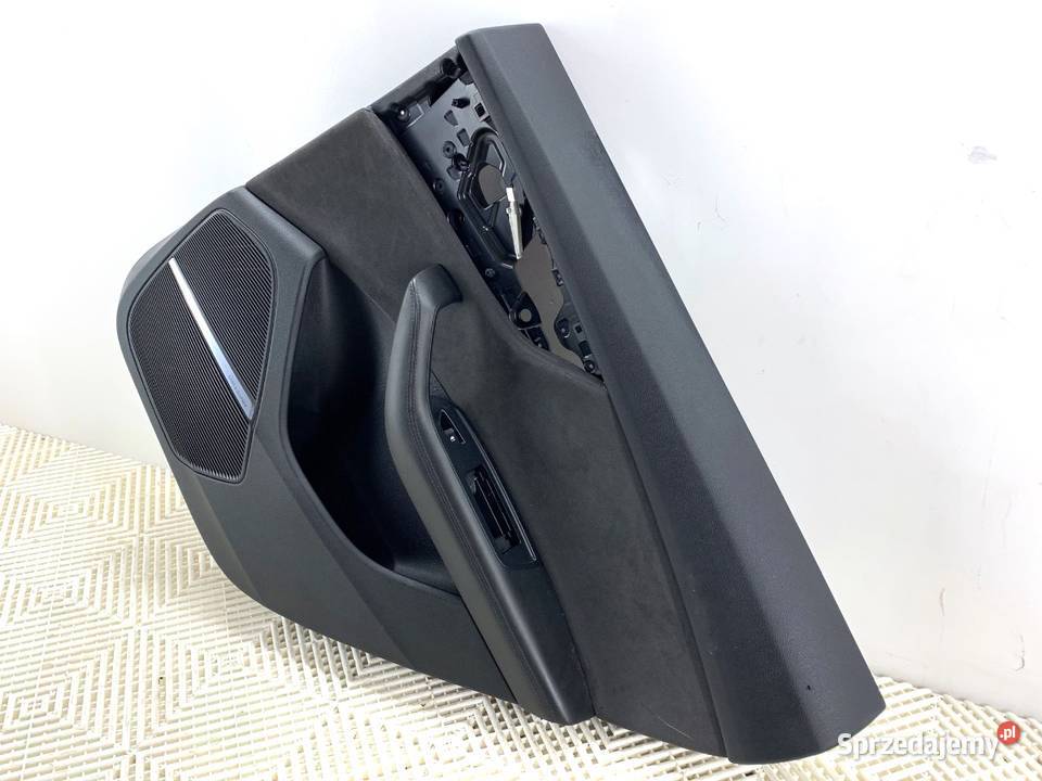 BOCZEK DRZWI PRAWY TYŁ AUDI Q8 SUV TAPICERKA osobowe