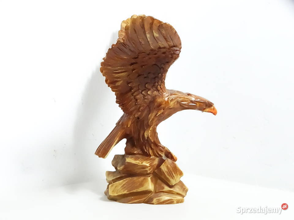 Monumentalna figura orła retro potężna rzeźba