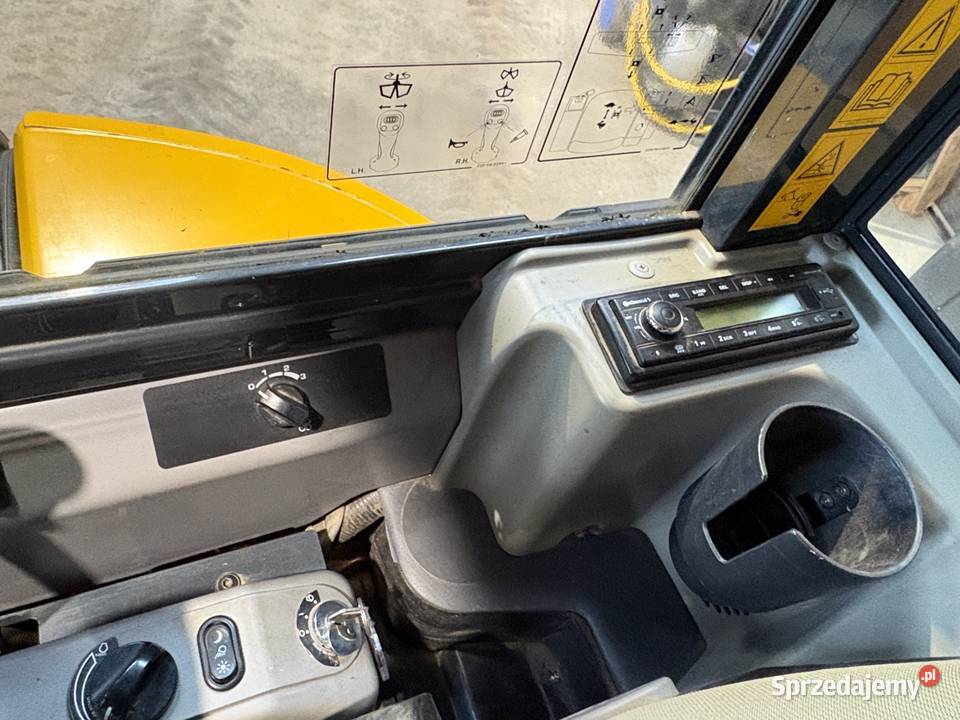 Komatsu PC30MR5
