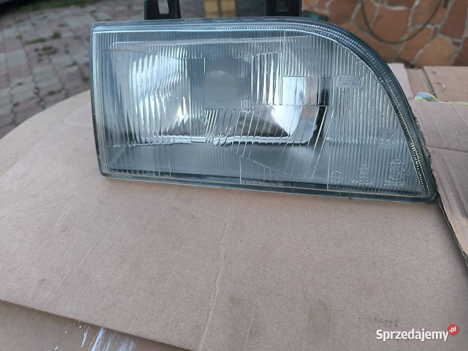 Polonez Caro plus Atu Truck lampy przednie lampa podkarpackie sprzedam