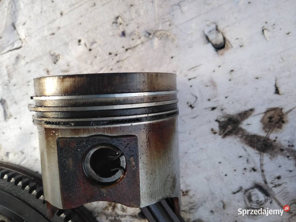 Fiat 126 cylinder tloki 650 podkarpackie Stalowa Wola sprzedam