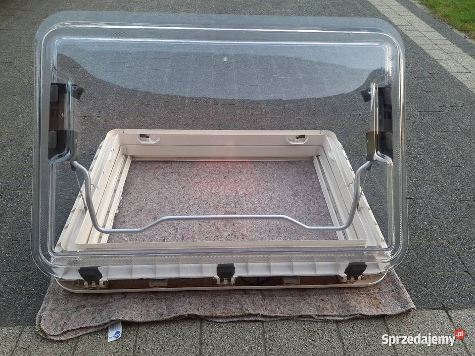 Okno dachowe przyczepa kempingowa kamper Skokowa