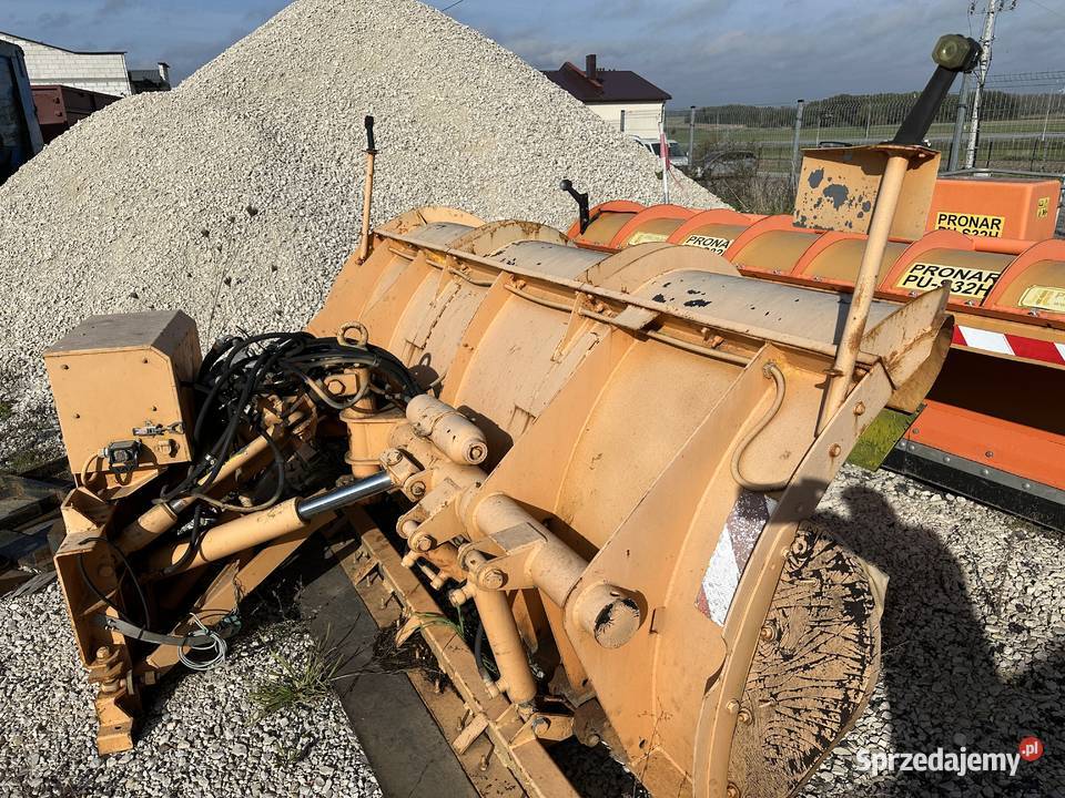 Sprzedam 2 pługi i piaskarkę Man Volvo Scania 15400kg Łomża