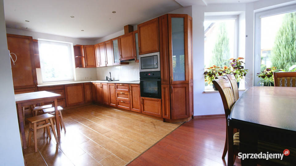 Dom 138 m2 z garażem Piotrowice 1000m2