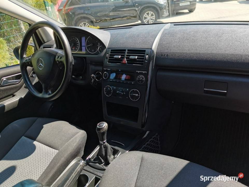 Mercedes A 150 15 Benzyna 95 Klimatyzacja lakier metallic