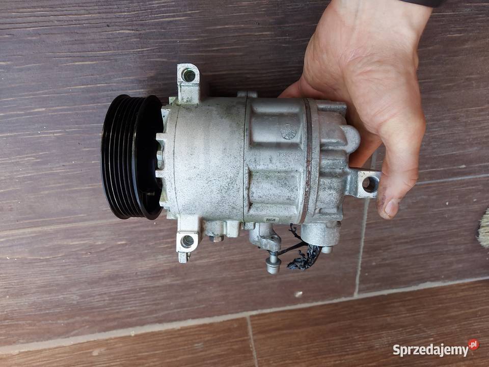 Kompresor VALEO ROCZNY Caddy Skoda Superb 2 Leon Tychy