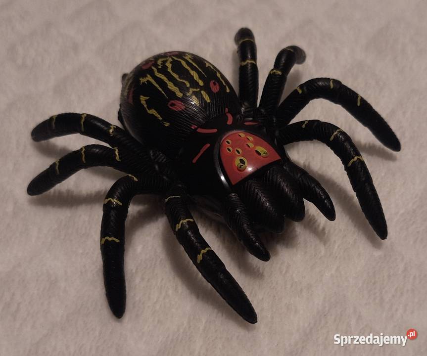 Pająk zsuwający się szybie 85 prank na Halloween Czeladź
