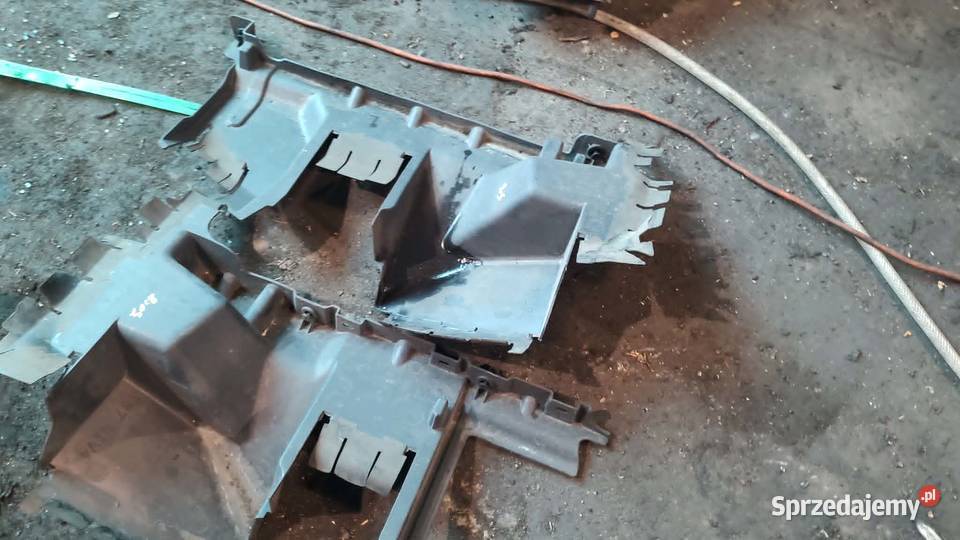 Kierownica powietrza lewa prawa Peugeot 5008 I osobowe Książ Wielkopolski