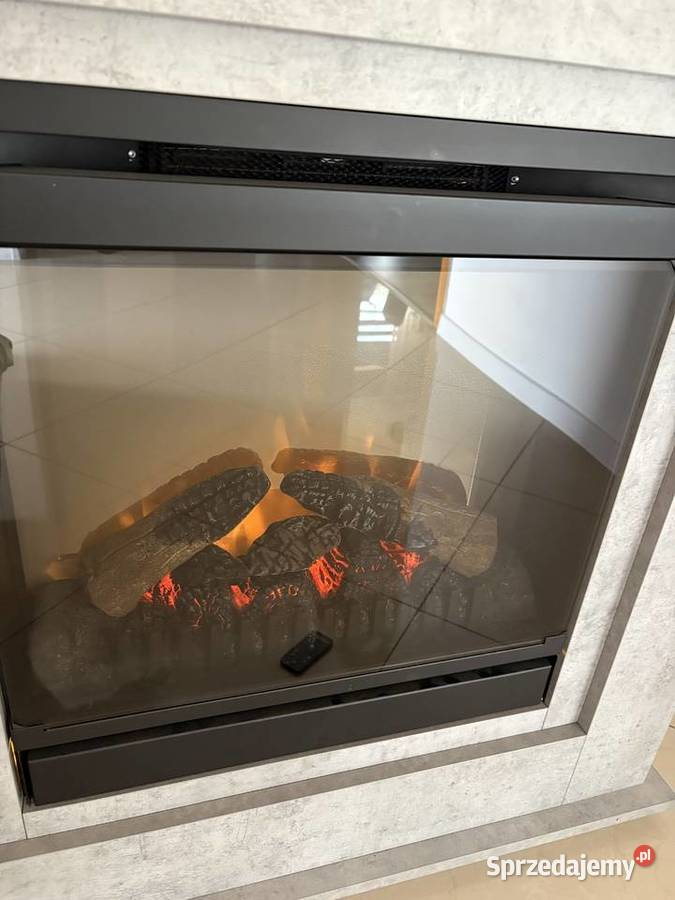 Kominek z pilotem Konin