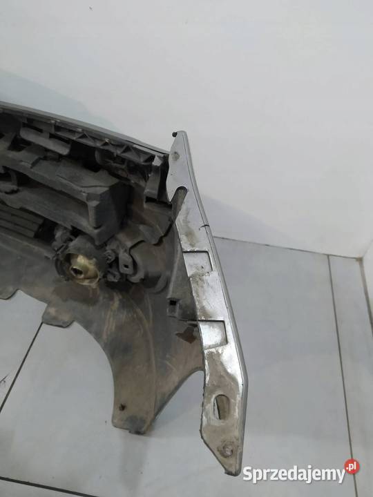 ZDERZAK PRZÓD SPRYSKI 748 05R HALOGENY Mercedes