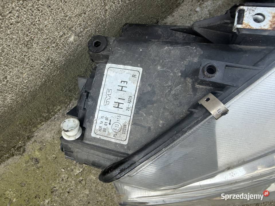 Lampa przód prawa Mazda 6