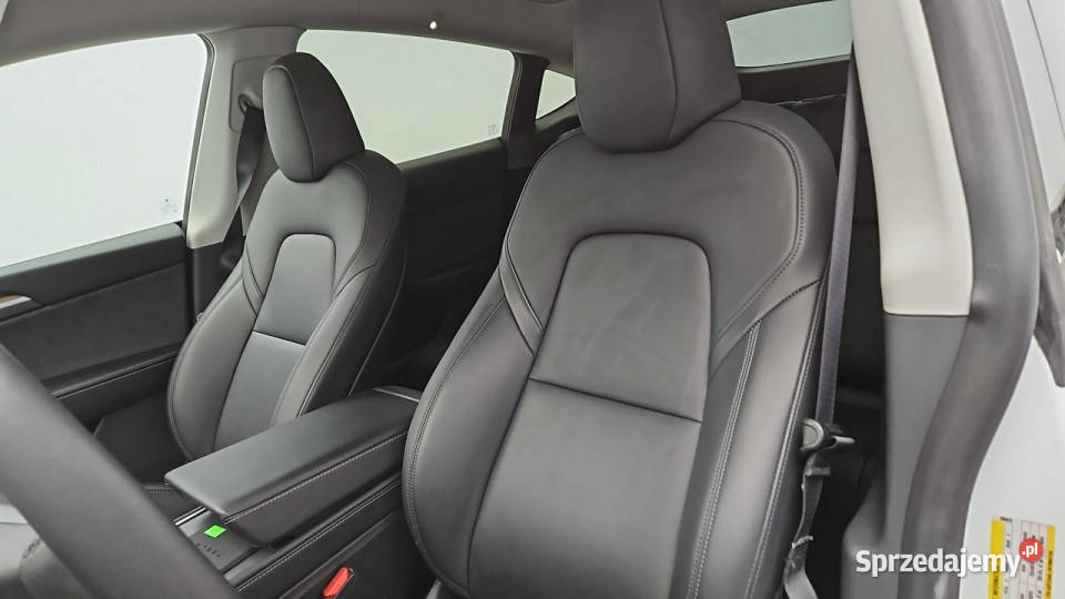 Tesla Y Long Range RWD Z Polskiego Salonu wielofunkcyjna kierownica Tesla Warszawa