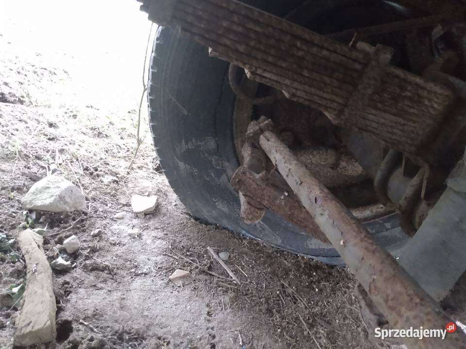 Barakowóz na ule na baloty Świdwin