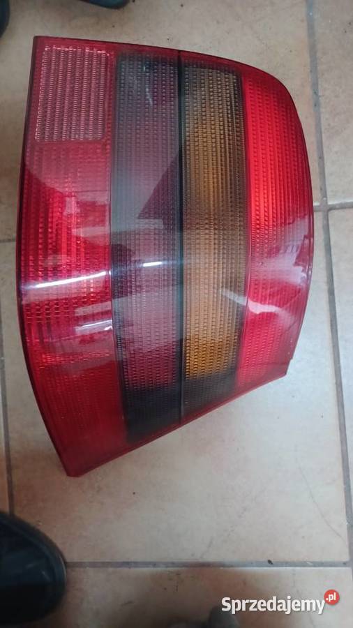 LAMPA TYLNA PRAWA VW GOLF IV 1J6945112S osobowe Rakoniewice