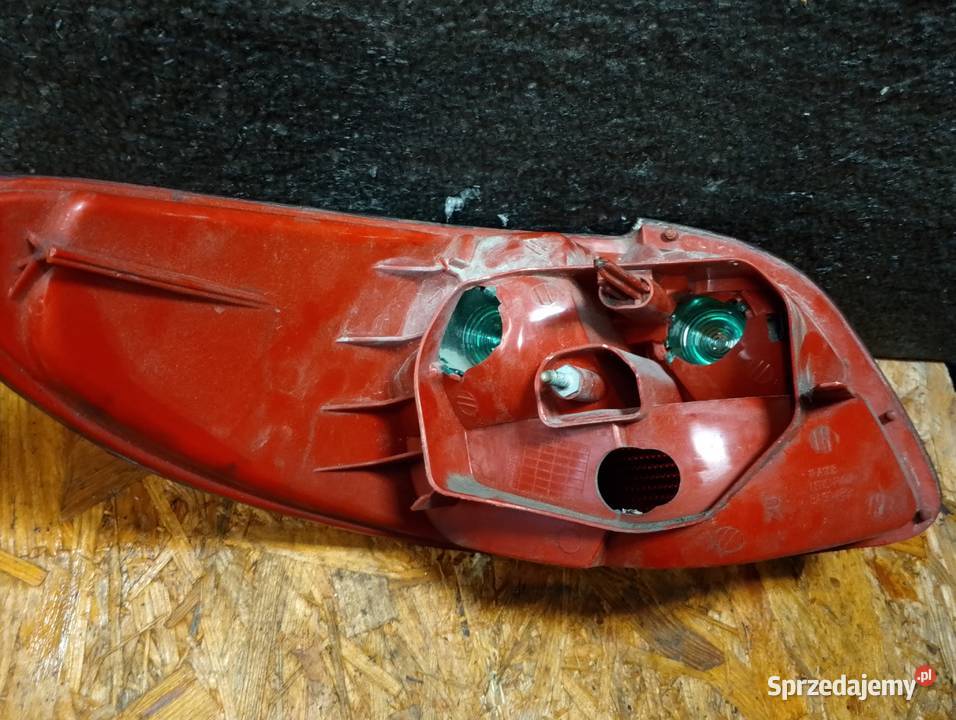 Peugeot 206 lampa prawy tył Oświetlenie sprzedam