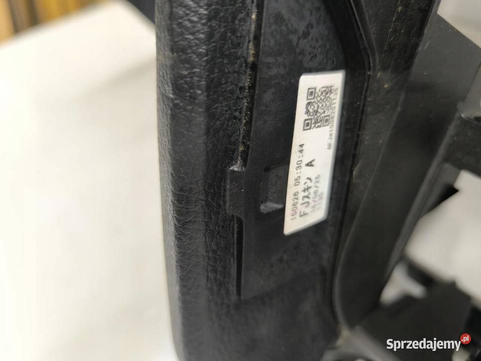 KONSOLA DESKA KONSOLA SUBARU FORESTER IV SJ osobowe sprzedam