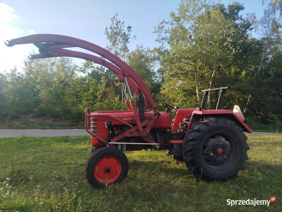 Ciągnik Rolniczy Zetor 4011 z ładowaczem Wąwolnica