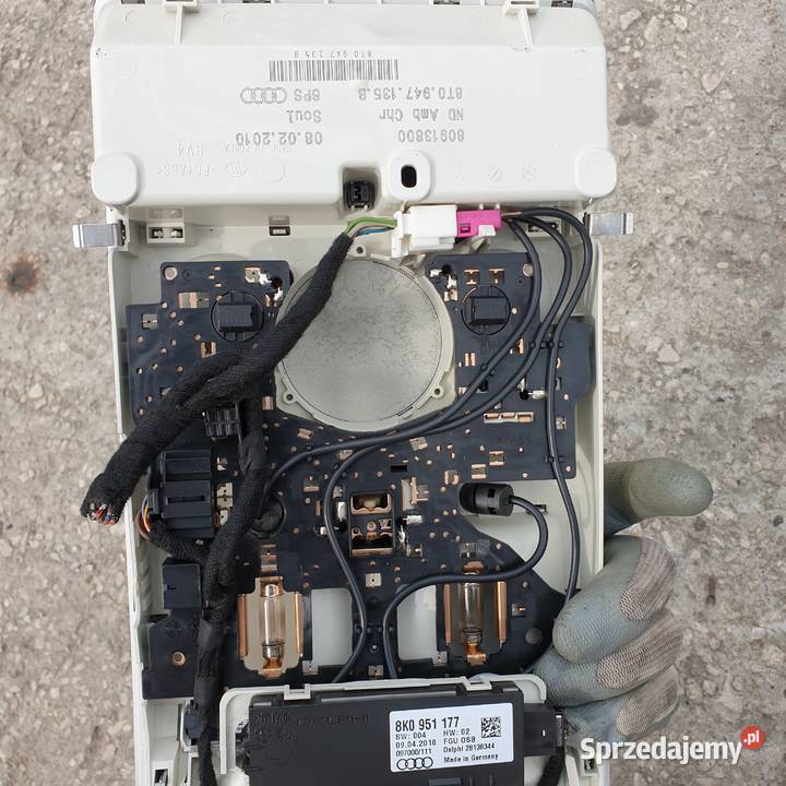 AUDI A5 I 8T LAMPKA OSWIETLENIE KABINY Motoryzacja Łochowice