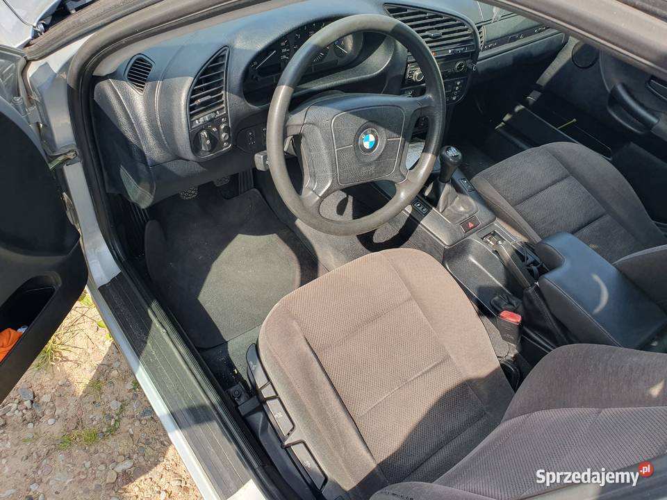 BMW E36 18 IS sedan seria zdrowa buda