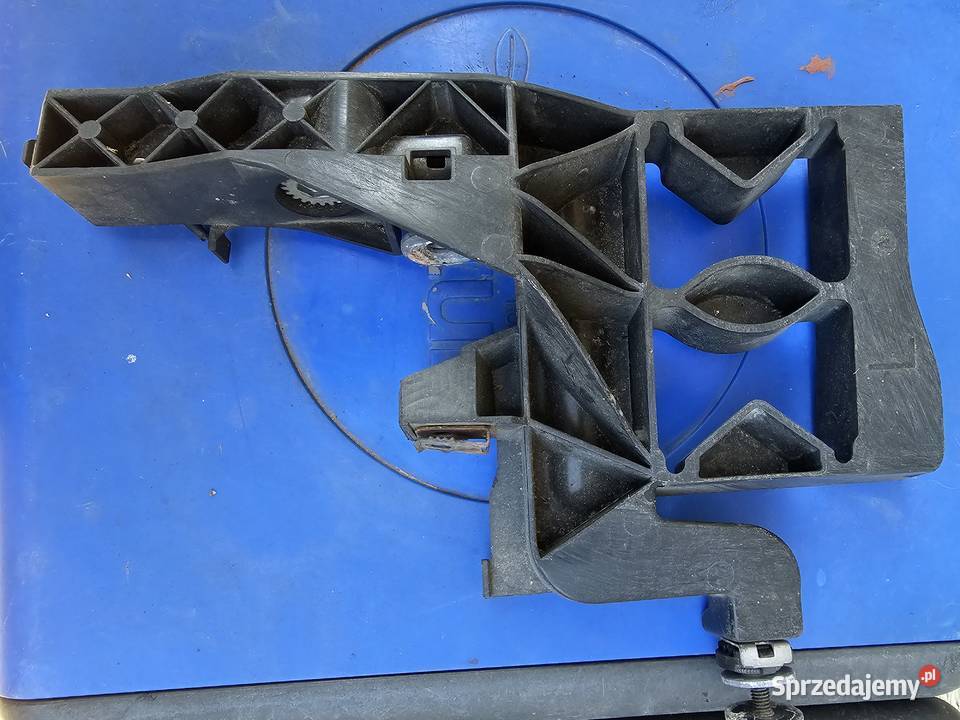 Uchwyt reflektora Audi A7RS7 4G88056074G8805608 nieuszkodzony małopolskie