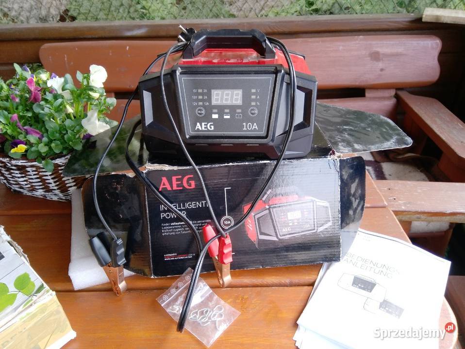 Prostownik profesjonalny AEG do wszystkich rodzajów akumulat