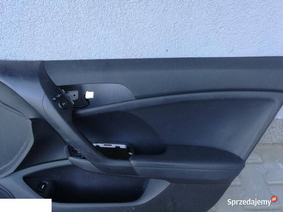 HONDA ACCORD 2011 TAPICERKA DRZWI PRAWY PRZOD Wyposażenie wnętrza Kozubszczyzna sprzedam