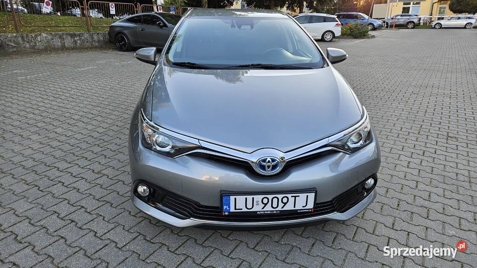 Toyota Auris II Hybrid 2018R 1800cm3 Auris Samochody osobowe Lublin