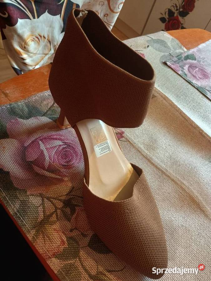 Buty damskie Moda i Styl Bytów sprzedam