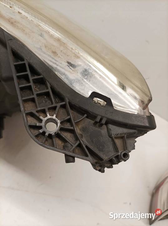 LAMPA PRZÓD PRAWA EUROPA LED LEKKO USZKODZONA sprzedam